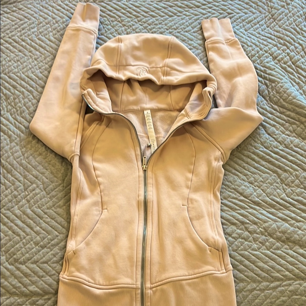 Women's Lululemon pale pink Hoodie Jacket size 2.